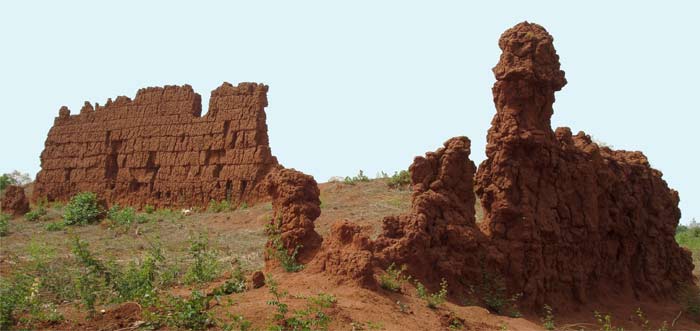 Ruines du palais royal à Abomey.