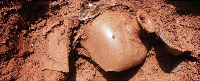 Fragments de bouteilles européennes au 18ème siècle.